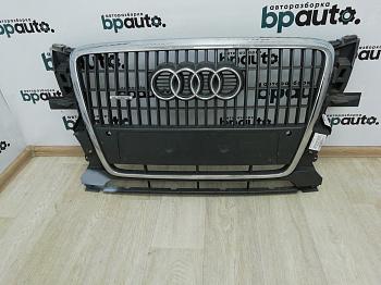 Решётка радиатора; под паркт. 8R0 853 651 для Audi Q5 I 2008-2012 БУ; Оригинал; Р2, Удовлетворительное;