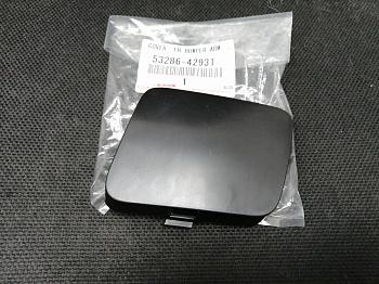 Заглушка букс крюка переднего бампера левая 53286-42931 53286-42031 для Toyota Rav4 Нов; Оригинал;