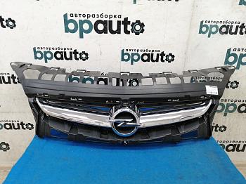 Решетка радиатора 13368851 для Opel Astra БУ; Оригинал; Р1, Мелкий дефект;