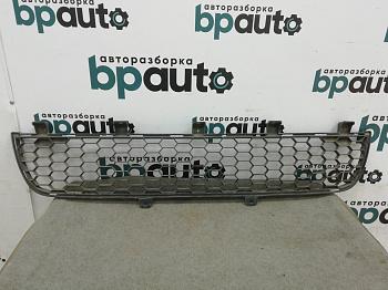 Решетка переднего бампера 6402A124 для Mitsubishi Pajero Sport II 2008-2013 БУ; Оригинал; Р1, Мелкий дефект;