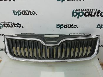 Решетка радиатора 5JA 853 668 для Skoda Rapid I 2012-2017 БУ; Оригинал; Р1, Мелкий дефект;