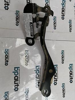 Петля капота левая 53420-52180 для Toyota Yaris Нов; Оригинал;