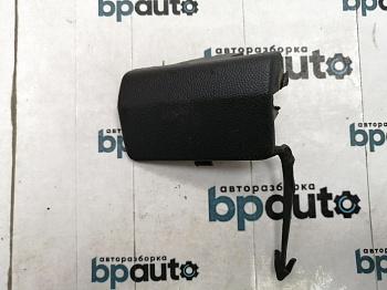 Заглушка буксир крюка переднего бампера 2K0807241 для Volkswagen Caddy III 2004-2010 БУ; Оригинал; Р0, Хорошее;