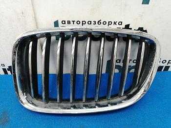 Решетка радиатора левая 51137200167 для BMW 5 серия VI GT F07 2009-2013 БУ; Оригинал; Р1, Мелкий дефект;