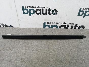 Молдинг двери под стеклом задний правый, внутренний 68173-33060 для Toyota Camry БУ; Оригинал; Р0, Хорошее;