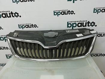 Решетка радиатора 5JA 853 668 для Skoda Rapid I 2012-2017 БУ; Оригинал; Р2, Удовлетворительное;