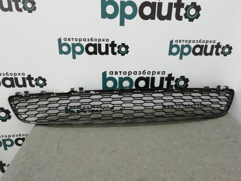 Решетка переднего бампера центр. M Sport 51118064930 для BMW 5 серия G30 G31 БУ; Оригинал; Р1, Мелкий дефект;