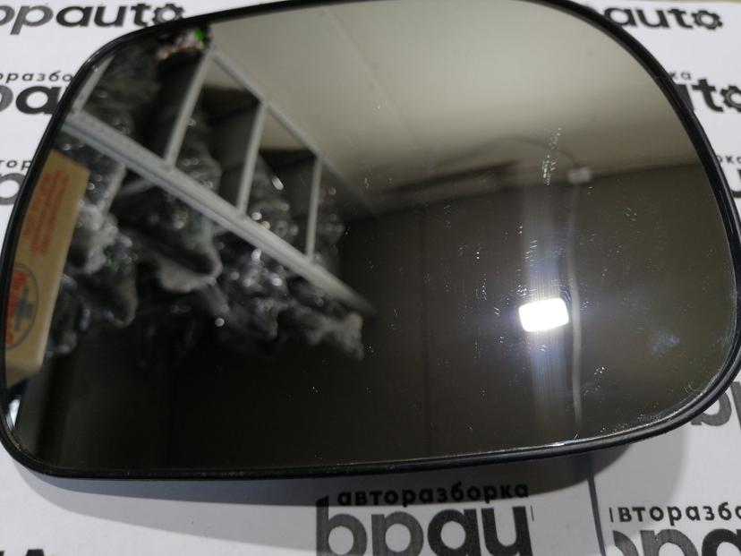 Зеркальный элемент правый 87931-0K070 для Toyota БУ; Оригинал; Р1, Мелкий дефект;