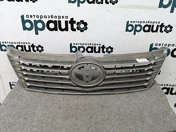 Решетка радиатора 53101-33370 для Toyota Camry 50 2012 — 2014 БУ; Оригинал; Р2, Удовлетворительное;