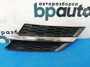 Решетка радиатора левая 53106-42010 для Toyota Rav4 40 2013 — 2015 БУ; Оригинал; Р0, Хорошее;