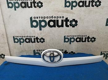 Накладка крышки багажника; под камер. 76811-0F060 для Toyota Verso БУ; Оригинал; Р1, Мелкий дефект;