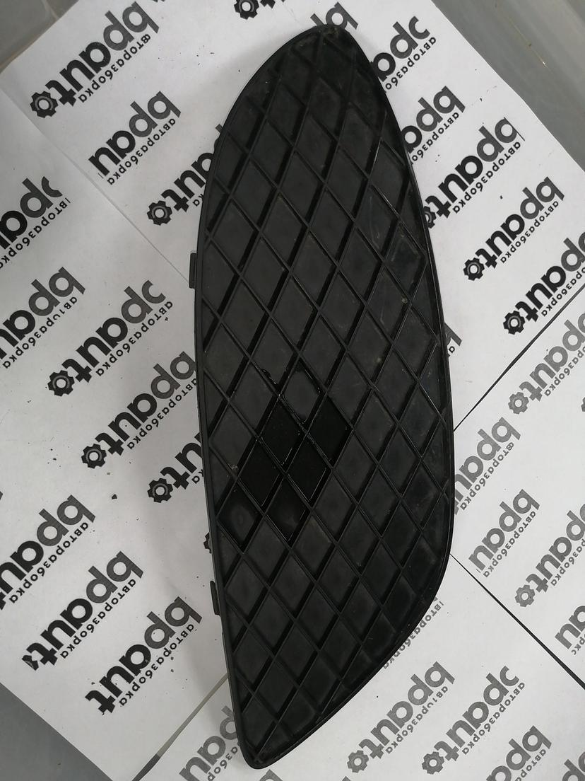 Решетка переднего бампера правая 980508 для Mercedes-Benz Viano I W639 2010-2014 БУ; Оригинал; Р1, Мелкий дефект;