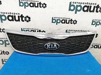 Решетка радиатора 86350-2P500 для Kia Sorento II рест. 2012- 2020 БУ; Оригинал; Р2, Удовлетворительное;