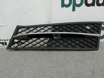 Решетка переднего бампера левая 5111 7200699 для BMW 5 серия VI Sedan F10 2009-2013 БУ; Оригинал; Р1, Мелкий дефект;