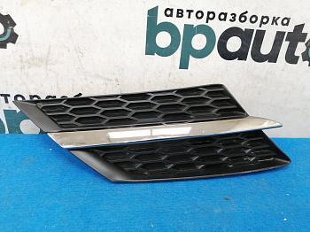 Решетка радиатора правая 53105-42010 для Toyota Rav4 40 2013 — 2015 БУ; Оригинал; Р1, Мелкий дефект;
