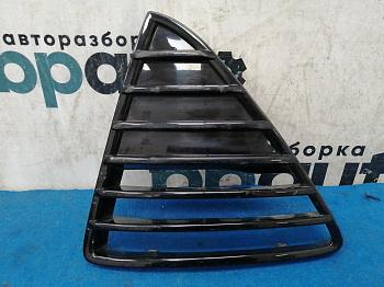 Решетка переднего бампера левая, глянцевая BM51-17K947-C для Ford Focus БУ; Оригинал; Р1, Мелкий дефект;