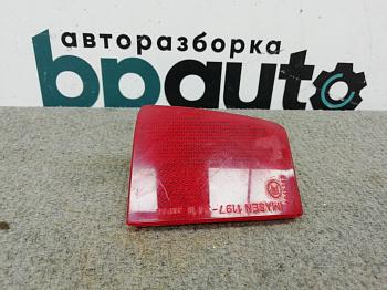 Катафот заднего бампера правый 8355A032 для Mitsubishi Pajero БУ; Оригинал; Р0, Хорошее;
