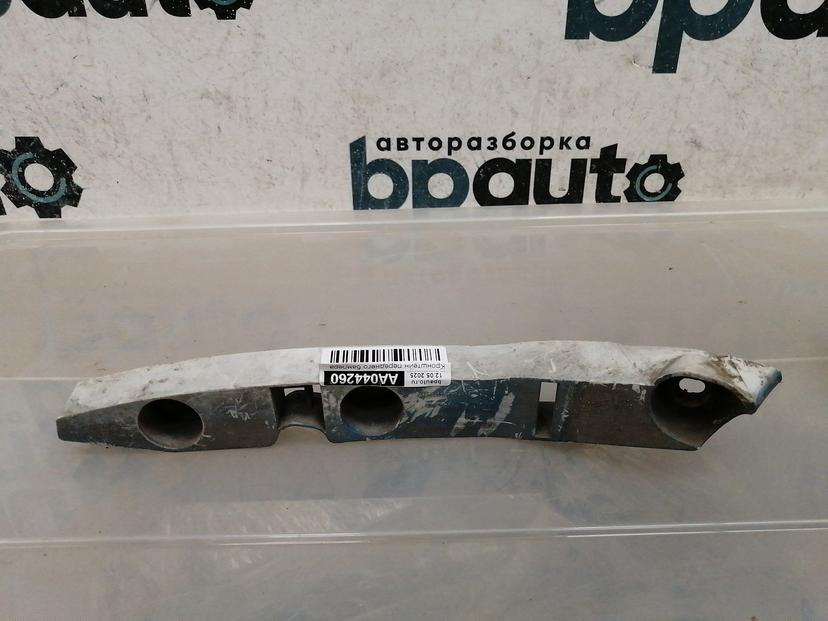 Кронштейн переднего бампера левый 4M51-17D959-AF для Ford Focus БУ; Оригинал; Р1, Мелкий дефект;