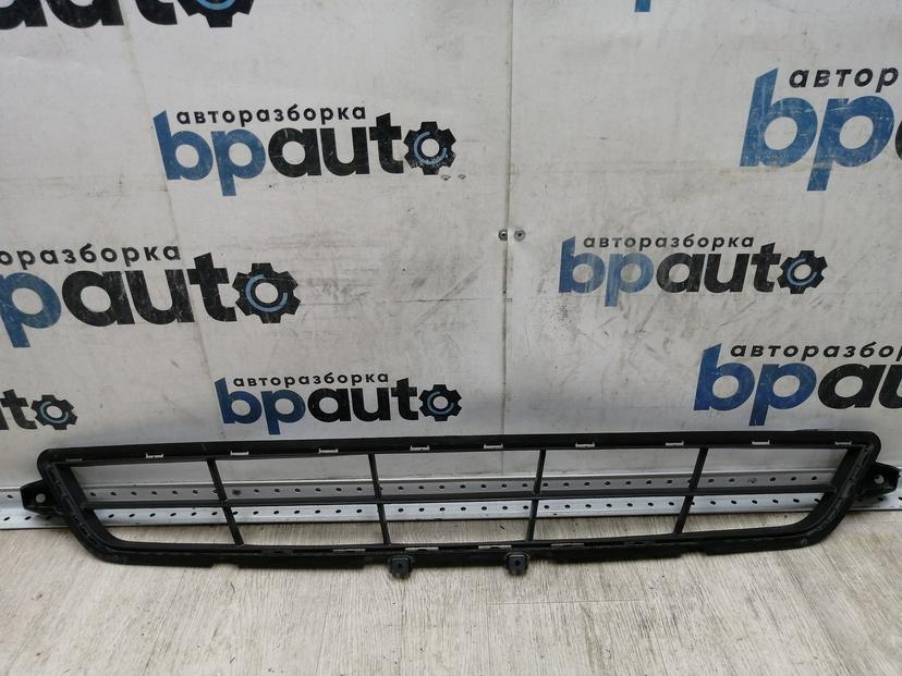 Решетка переднего бампера 86562-C5510 для Kia Sorento III Prime рест. 2017- 2020 БУ; Оригинал; Р1, Мелкий дефект;