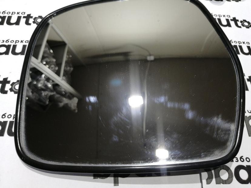 Зеркальный элемент левый 87961-60820 для Toyota Land Cruiser БУ; Оригинал; Р2, Удовлетворительное;