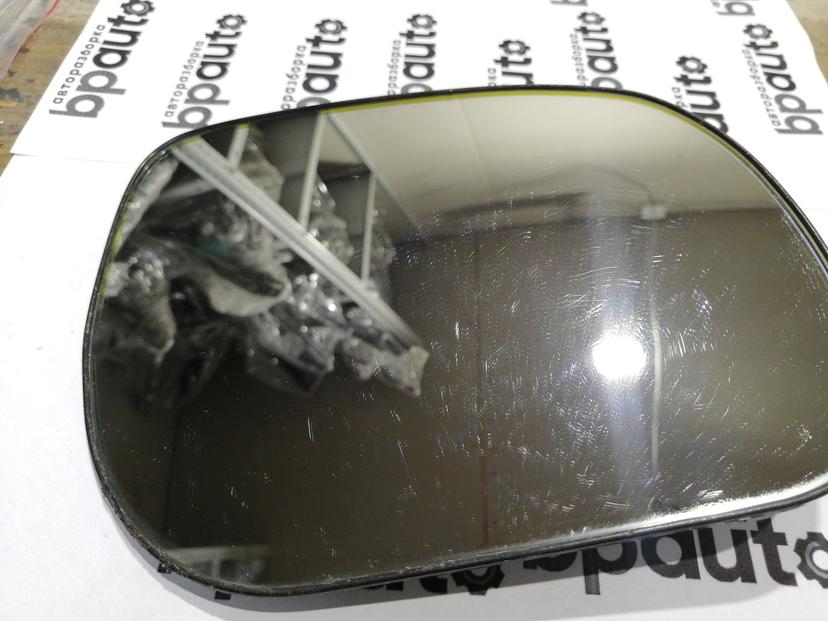 Зеркальный элемент правый 87931-42A00 для Toyota Rav4 БУ; Оригинал; Р1, Мелкий дефект;