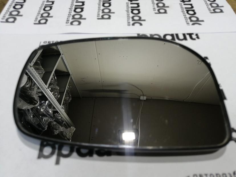 Зеркальный элемент правый 87931-12A90 для Toyota Corolla 150 2006-2009 БУ; Оригинал; Р1, Мелкий дефект;